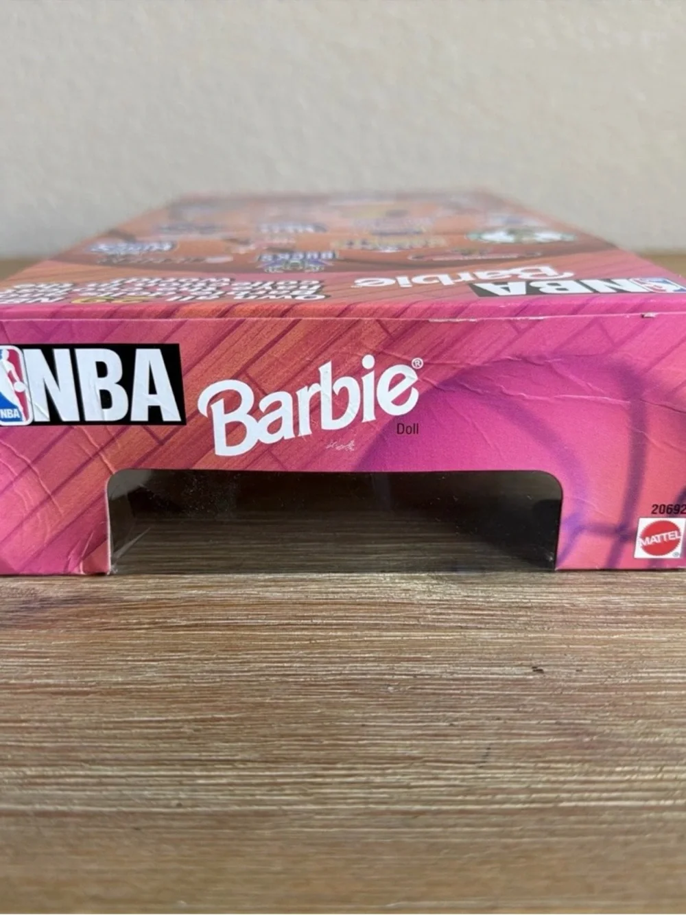 Mattel Barbie Doll NBA Chicago Bulls #20692 1998 Jordan Era Basketball Team NRFB